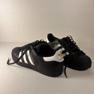 Adidas Superstar Black With  White Stripes Classic Shell Toe Sneaker Size Men 8